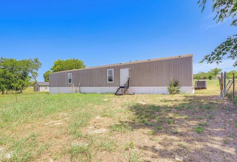 Pet Friendly Kempner Escape Near Parks & Trails!