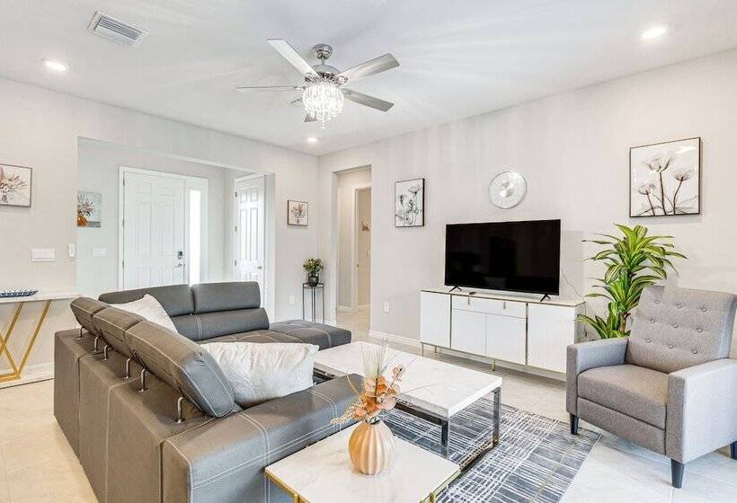 Pet Friendly Port Charlotte Home W/ Gas Grill!