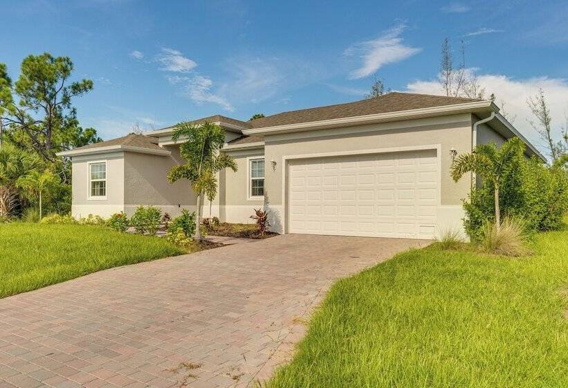 Pet Friendly Port Charlotte Home W/ Gas Grill!