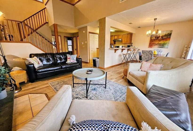 Summit Serenity By Avantstay Central Location W/ Mountain Views & Deck
