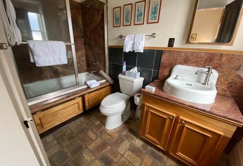 تختخواب و صبحانه Bazsinsky House