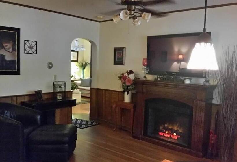 تختخواب و صبحانه Carraway Guest House