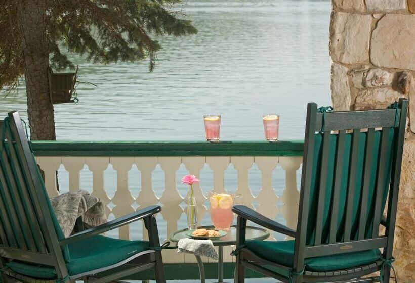 تختخواب و صبحانه Lake Pointe Inn