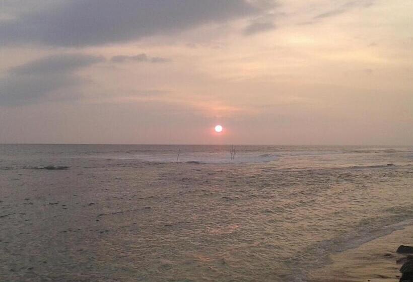 צימר Sunset Surfing Beach Resort