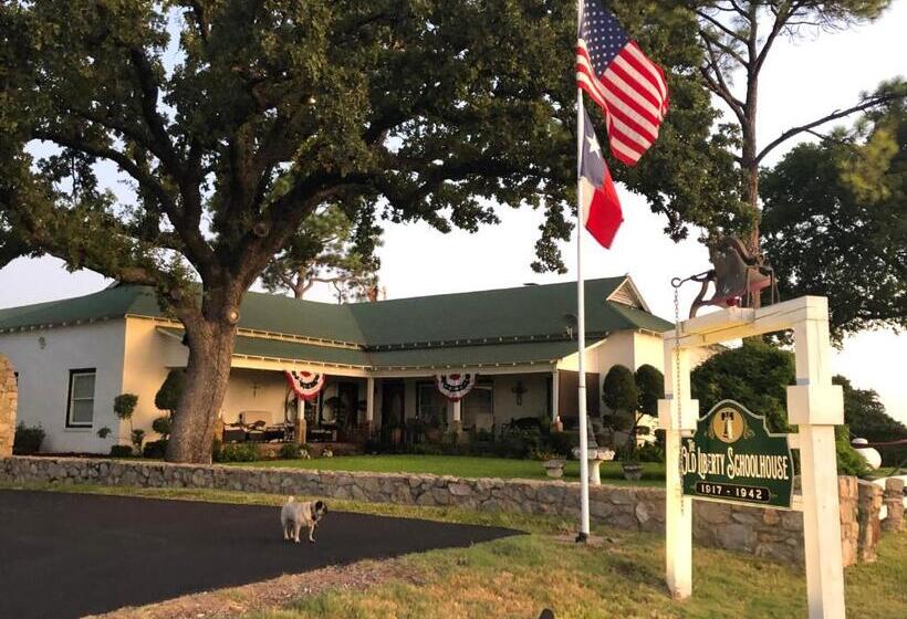 민박 The Old Liberty Schoolhouse