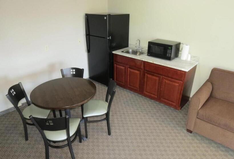 Edgewater Hotel And Suites