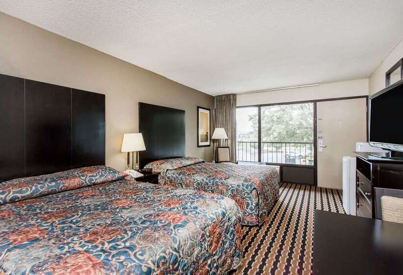 ホテル Quality Inn Near Speedway