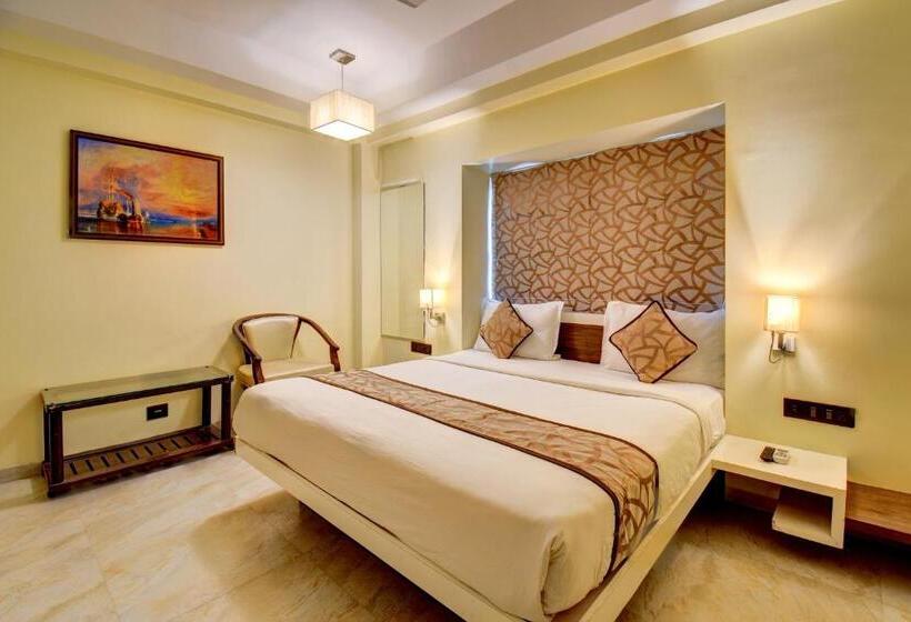 هتل Deepali Executive