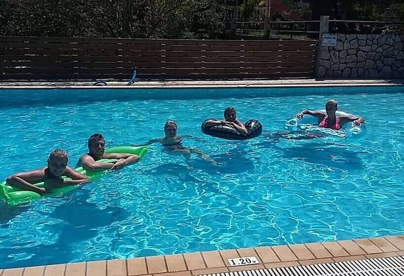 هتل Harbour Inn Corfu