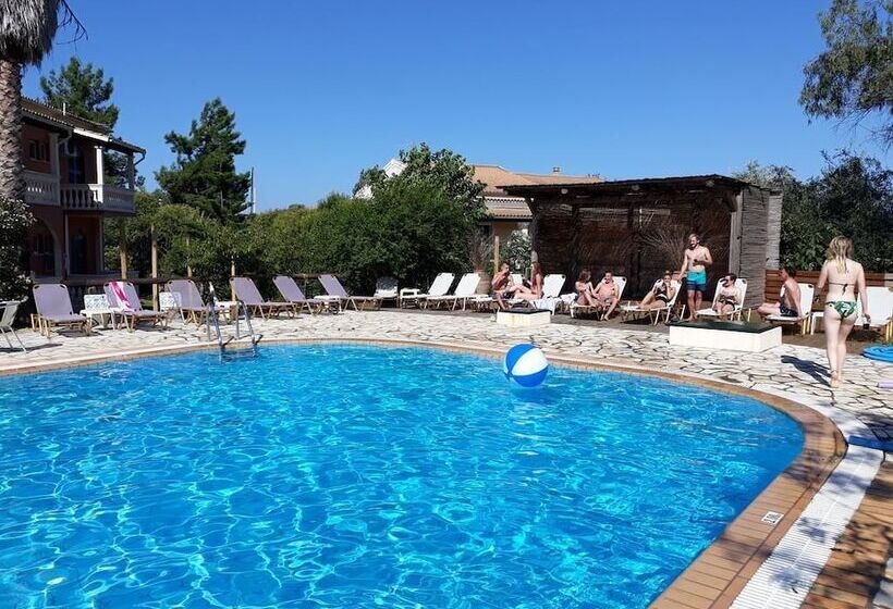 هتل Harbour Inn Corfu