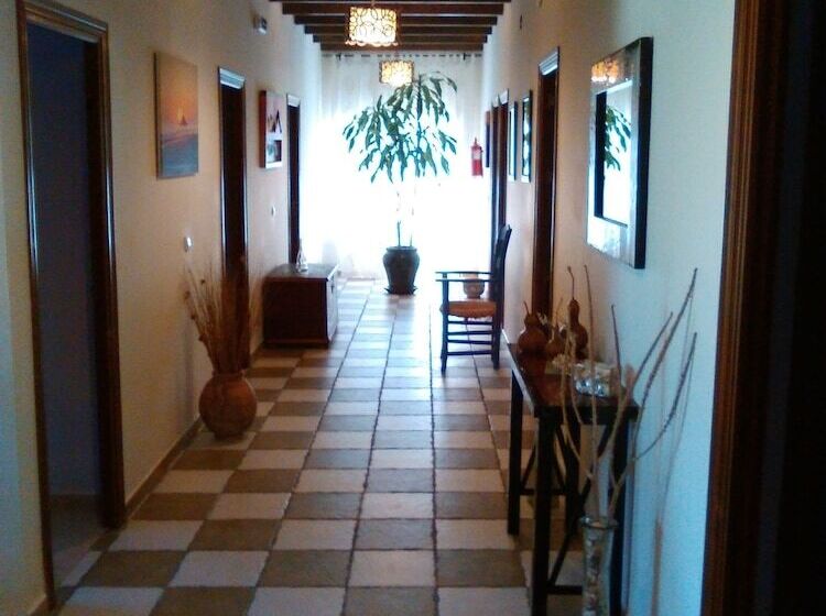 هتل Hostal Restaurante La Ilusión