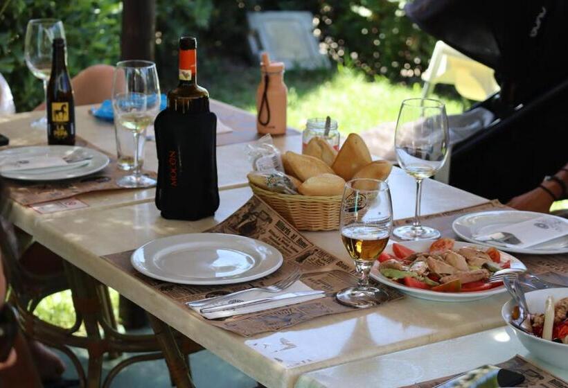 هتل Hostal Restaurante La Ilusión