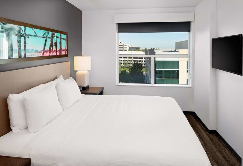 هتل Hyatt House Irvine/john Wayne Airport