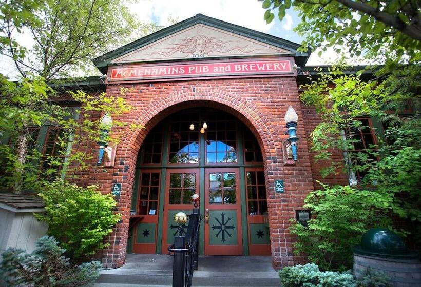 هتل Mcmenamins Old St. Francis School