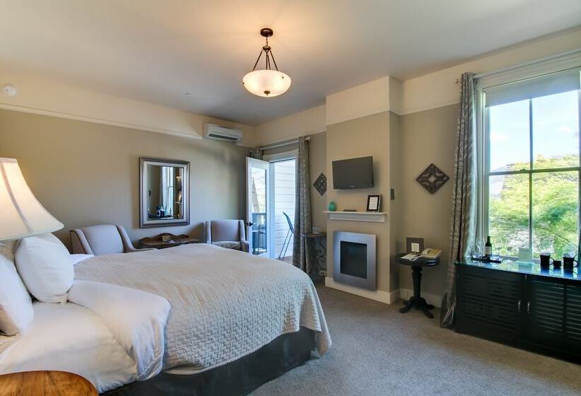 هتل Winchester Inn