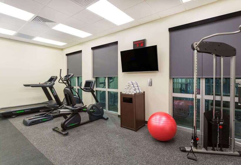 هتل Wingate By Wyndham Miami Airport