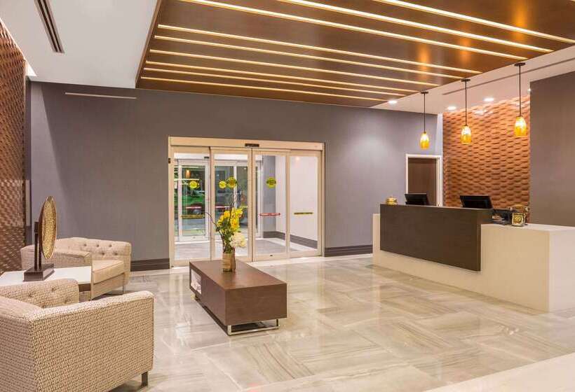 هتل Wingate By Wyndham Miami Airport