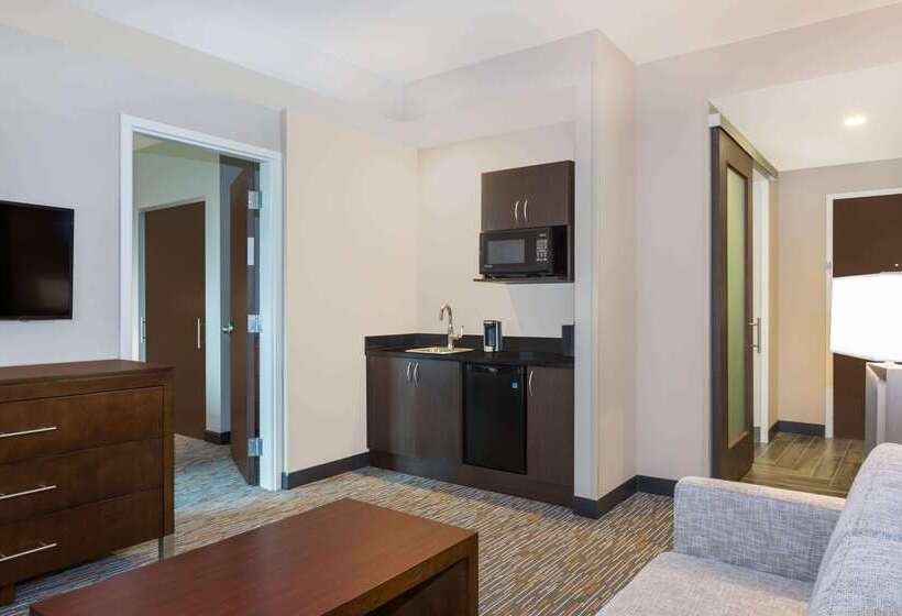 هتل Wingate By Wyndham Miami Airport