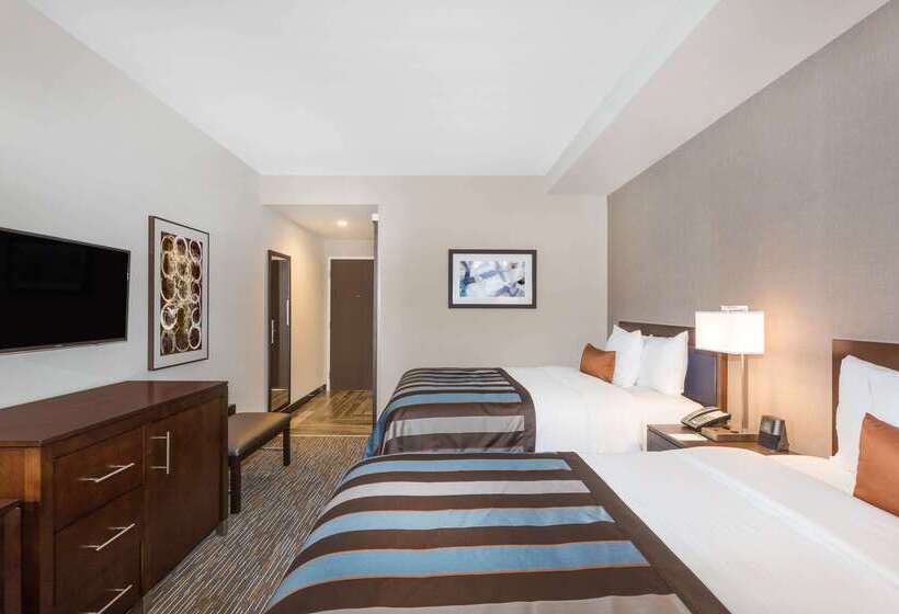 هتل Wingate By Wyndham Miami Airport