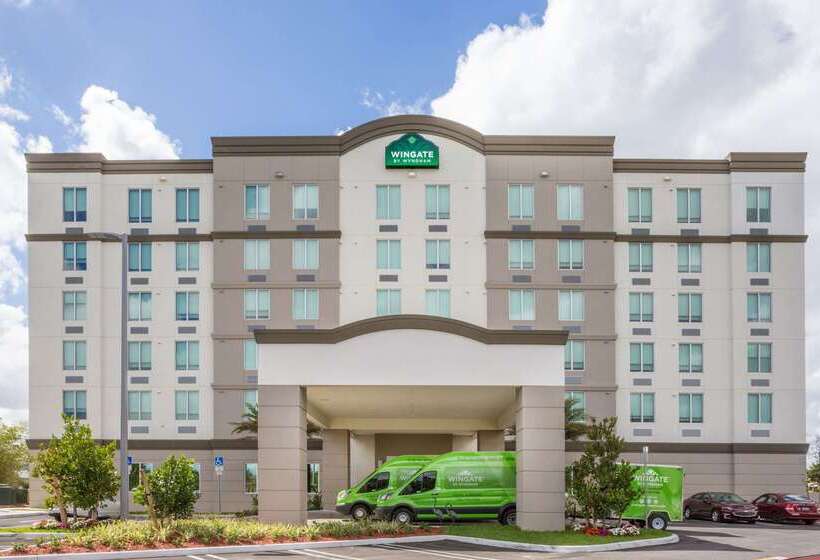 هتل Wingate By Wyndham Miami Airport