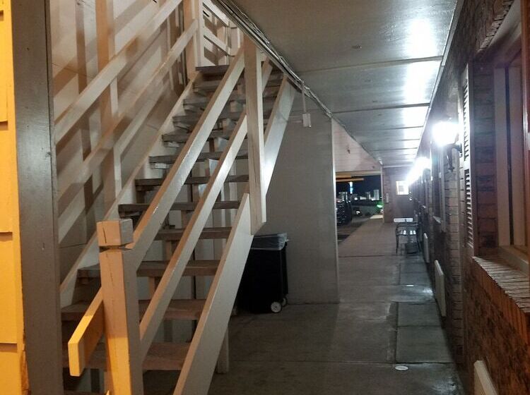 مُتل Regency Inn