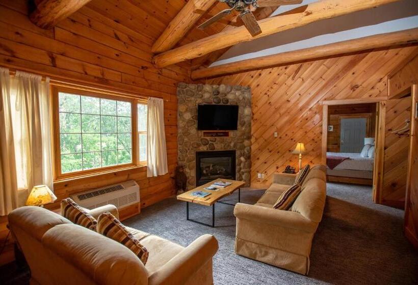 استراحتگاه New England Inn & Lodge
