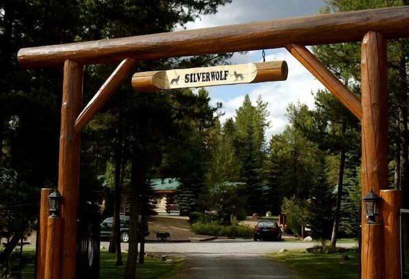 Silverwolf Log Chalet Resort