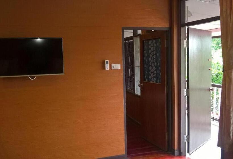 مبيت وإفطار Aiyara House