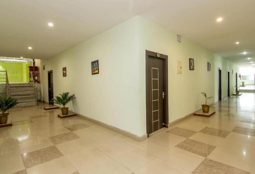 Capital O Hotel Shantila Inn