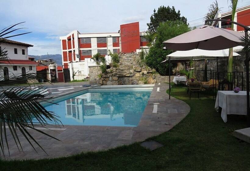 هتل De Turistas Abancay