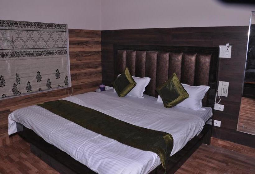 ホテル Ekam Lodge