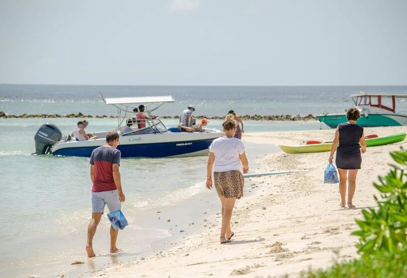 هتل Golhaa View Inn By Tes
