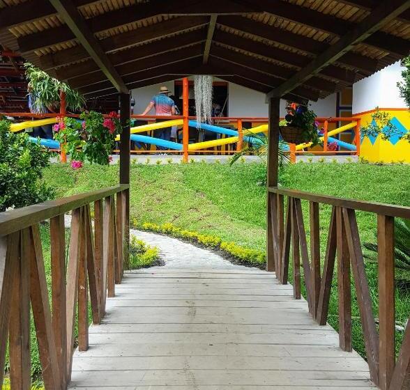 هتل Hosteria El Paraiso
