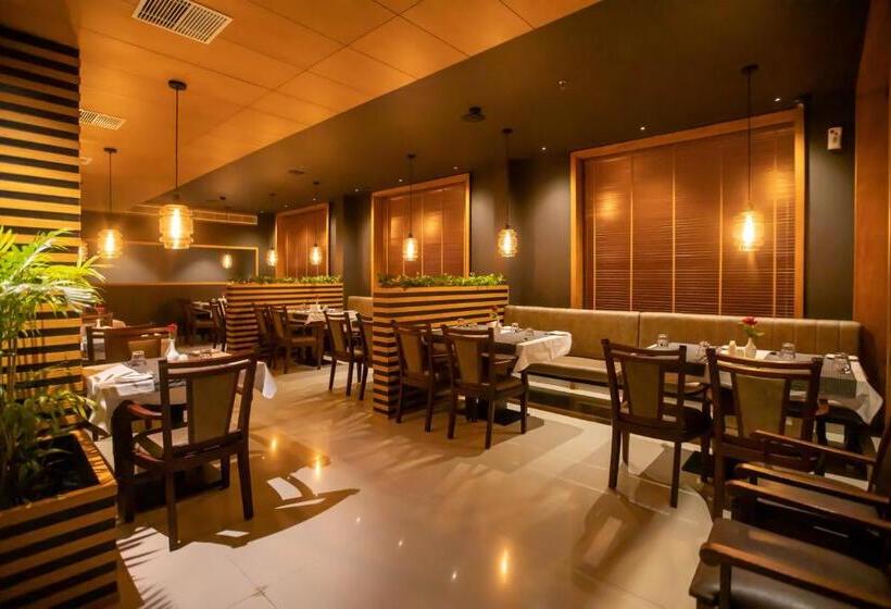 فندق Niya Regency