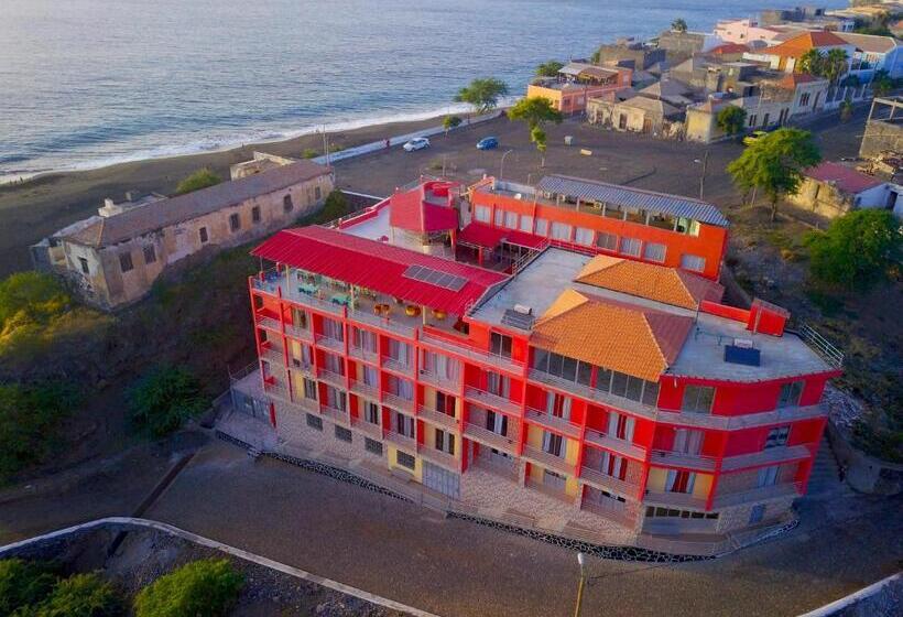 هتل Ocean View & Restaurante Seafood