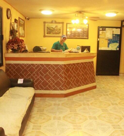 فندق Puuc