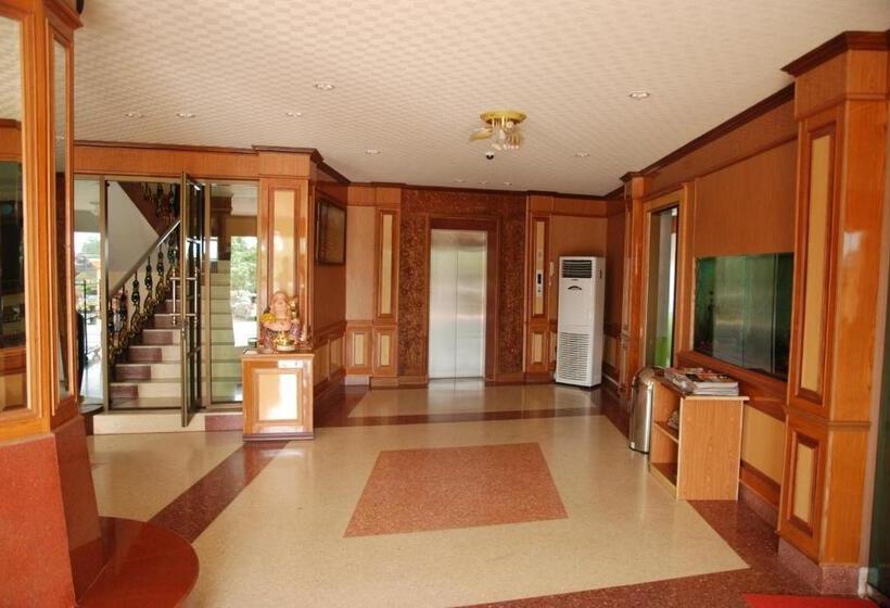 فندق Rose Garden