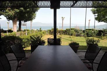 Lakeview Hotel And Resort