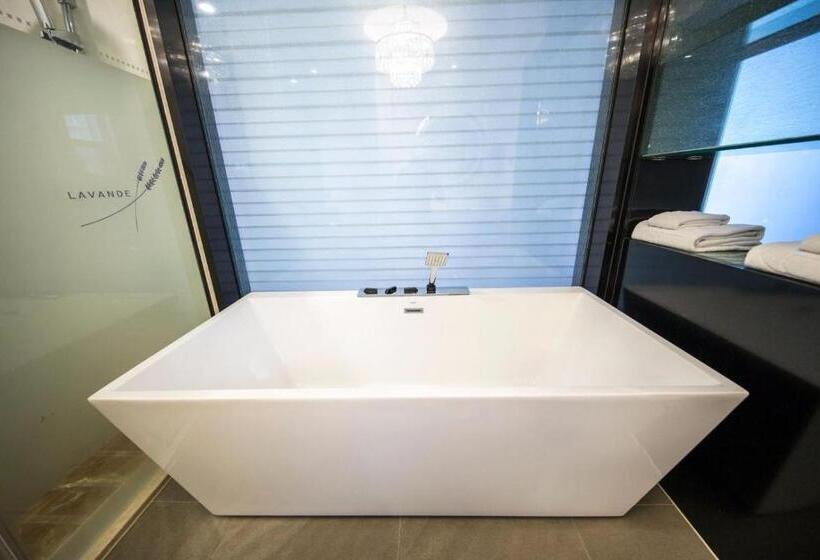 Lavande Hotel Taixing Jiangping Road