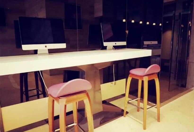 Lavande Hotel Taixing Jiangping Road