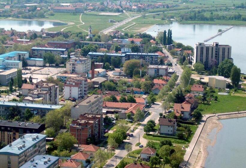 مُتل Atrijum Apartments And Rooms