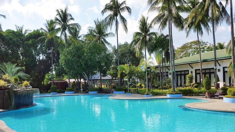 استراحتگاه Batangas Country Club
