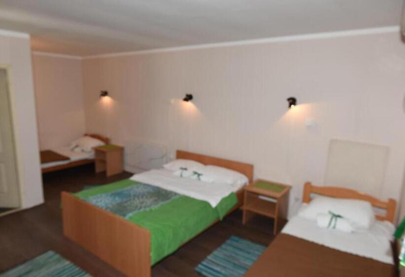 استراحتگاه Etno Selo Moravski Konaci