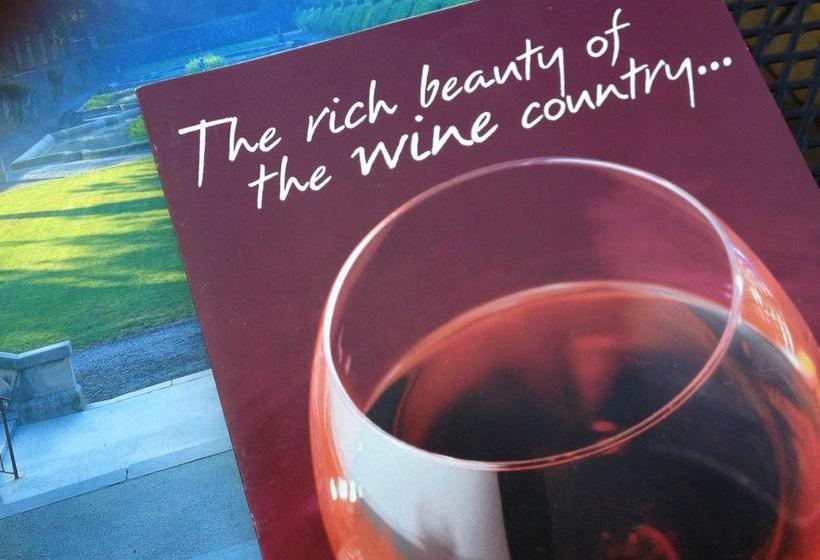 A Cayuga Lakefront Inn   Hotel Alt, Ithaca New York