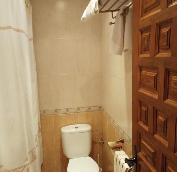 旅馆 Hostal Restaurante Raton