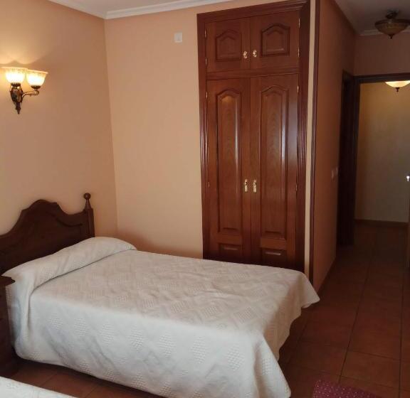 旅馆 Hostal Restaurante Raton