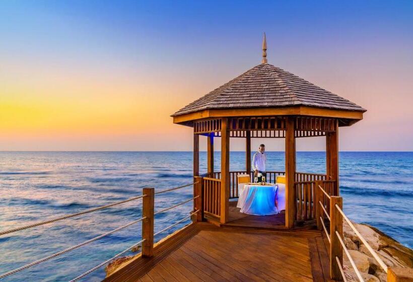 هتل Jewel Grande Montego Bay Resort And Spa