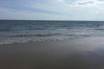 مُتل Misquamicut Beach Front Inn