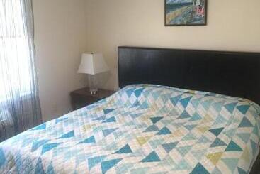 مُتل Misquamicut Beach Front Inn