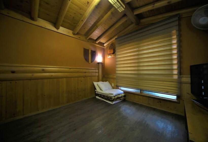 Pine Motel